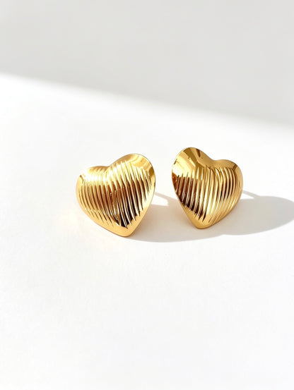 Aretes Love